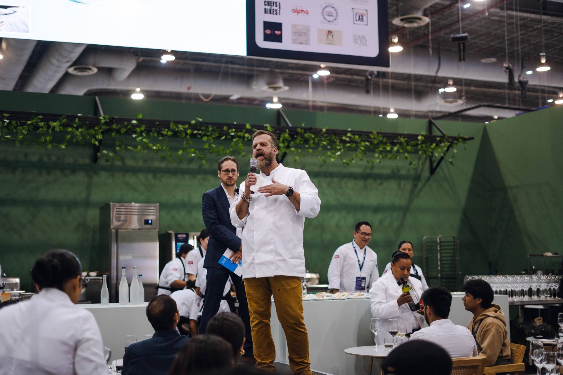 Demostración con chefs en ABASTUR